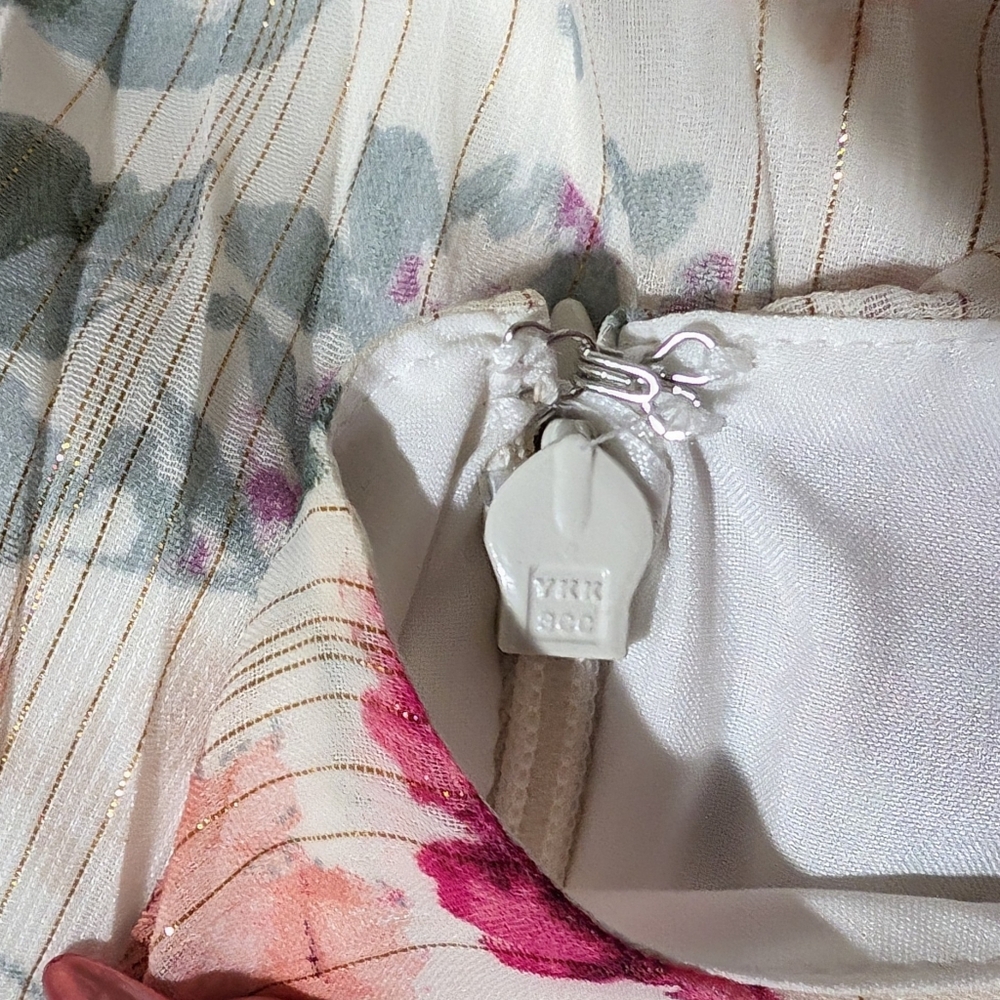 Express One Shoulder Floral Romper - Picture 10 of 12